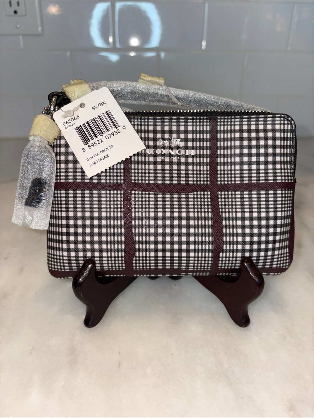 Coach NWT Classic Peyton Plaid Wristlet Clutch Purse